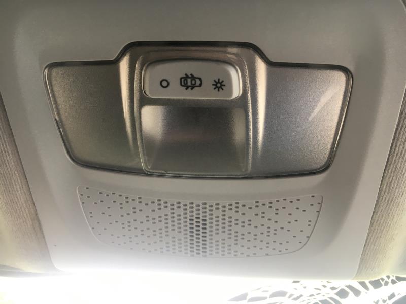 Eclairage de plafonnier PEUGEOT 208 Diesel