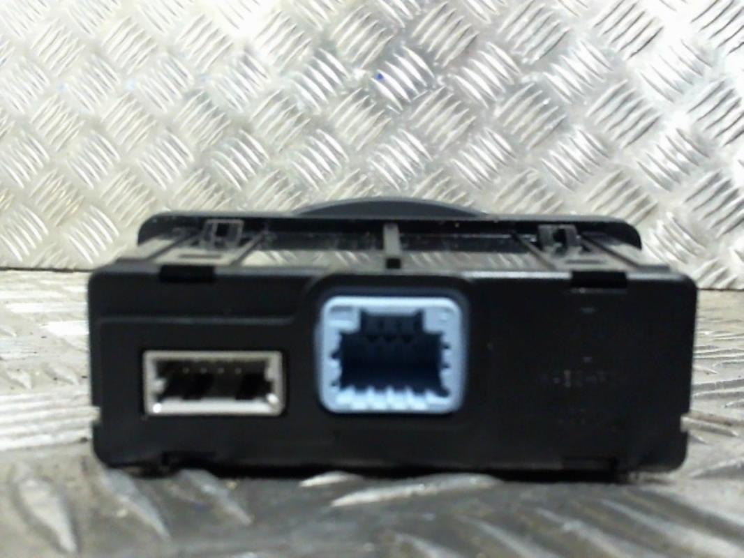 Prise port USB RENAULT LAGUNA III PHASE 2 Diesel