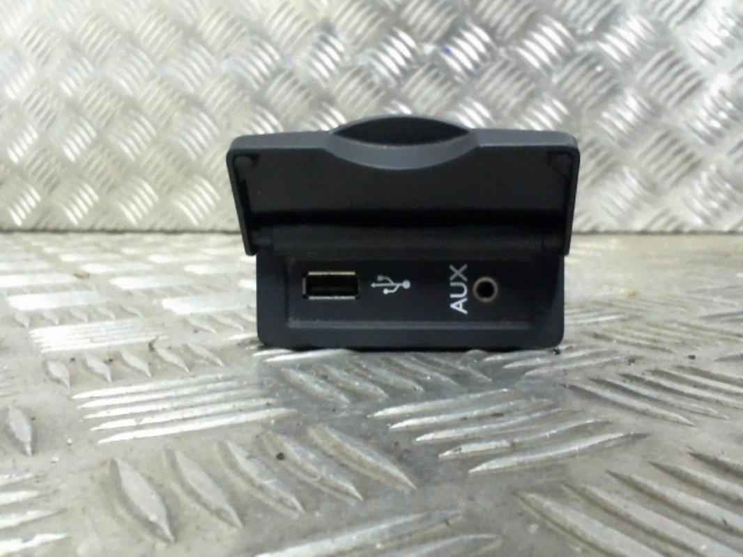 Prise port USB RENAULT LAGUNA III PHASE 2 Diesel