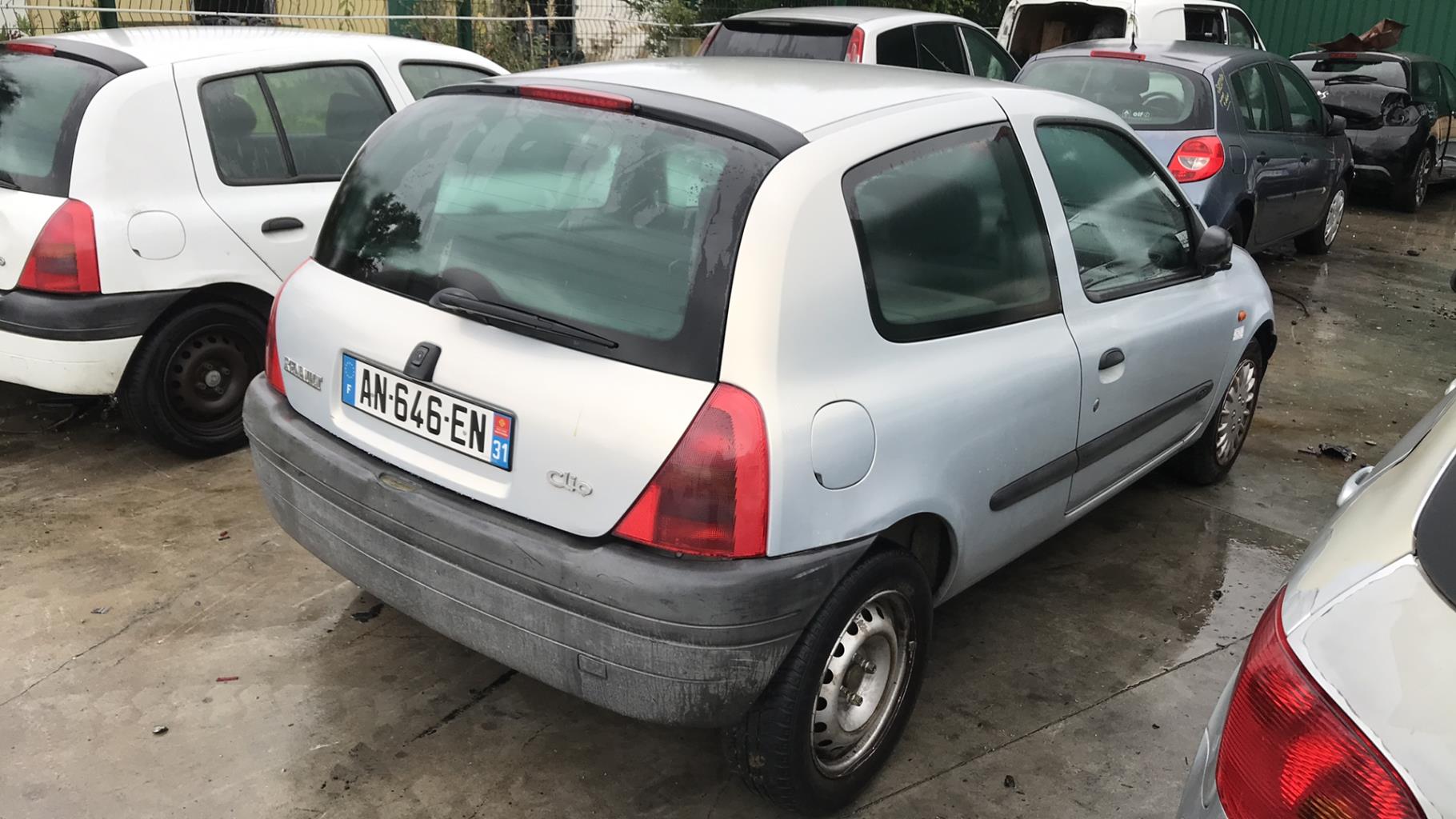 Image Malle/Hayon arriere - RENAULT CLIO 2
