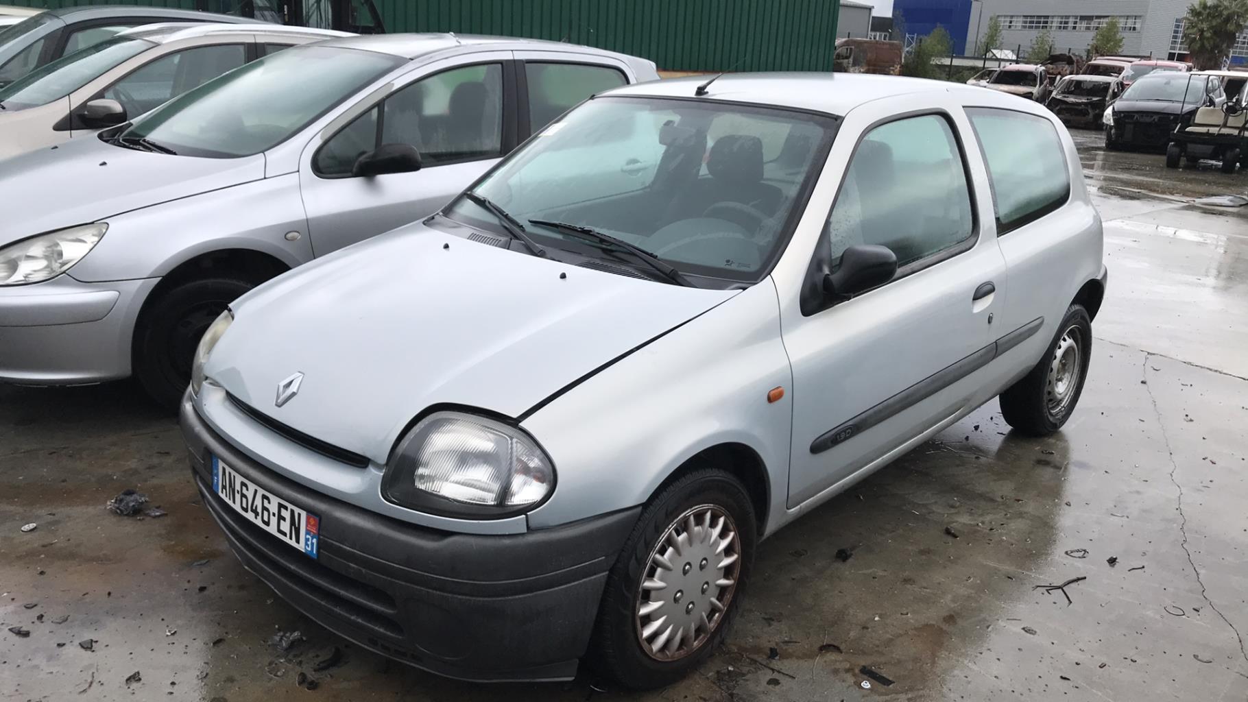 Image Malle/Hayon arriere - RENAULT CLIO 2